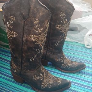 Justin's boots size 8